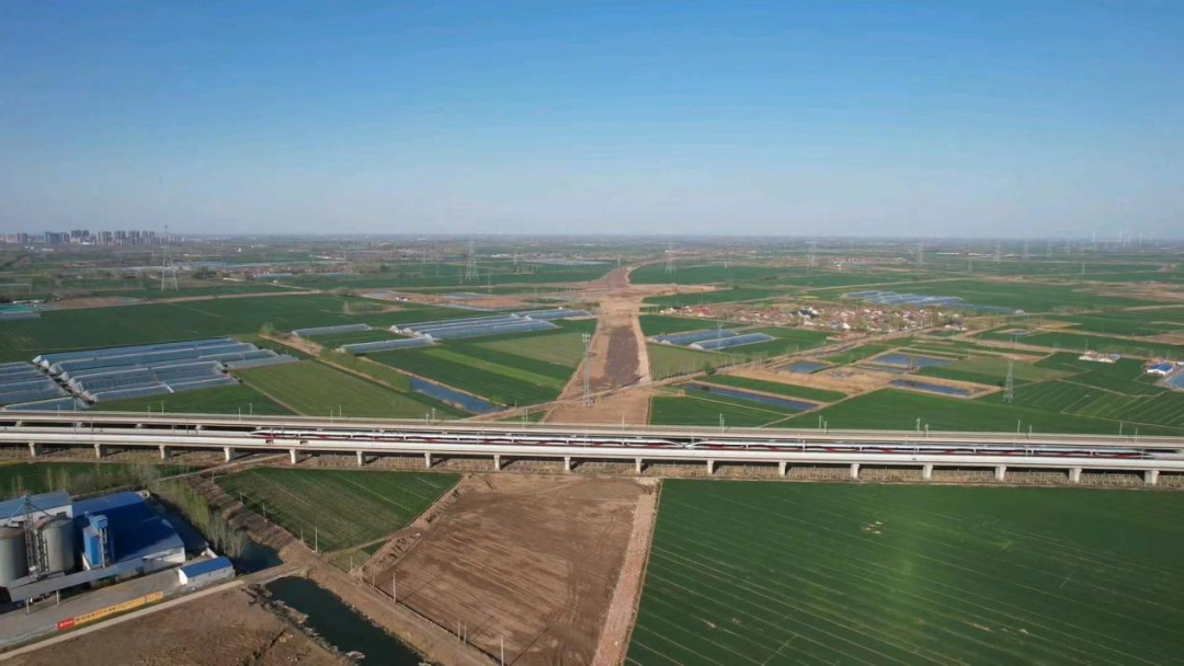 德達(dá)高速集團(tuán)員工在“掛圖作戰(zhàn)兩周年”攝影評(píng)選活動(dòng)中喜獲佳績(jī)