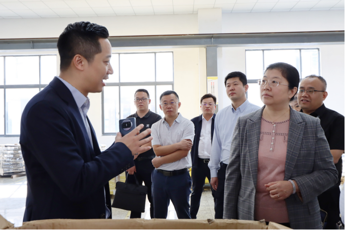 市交通運輸局、德盟檢測公司一行到南京研華智能科技有限公司對標學習